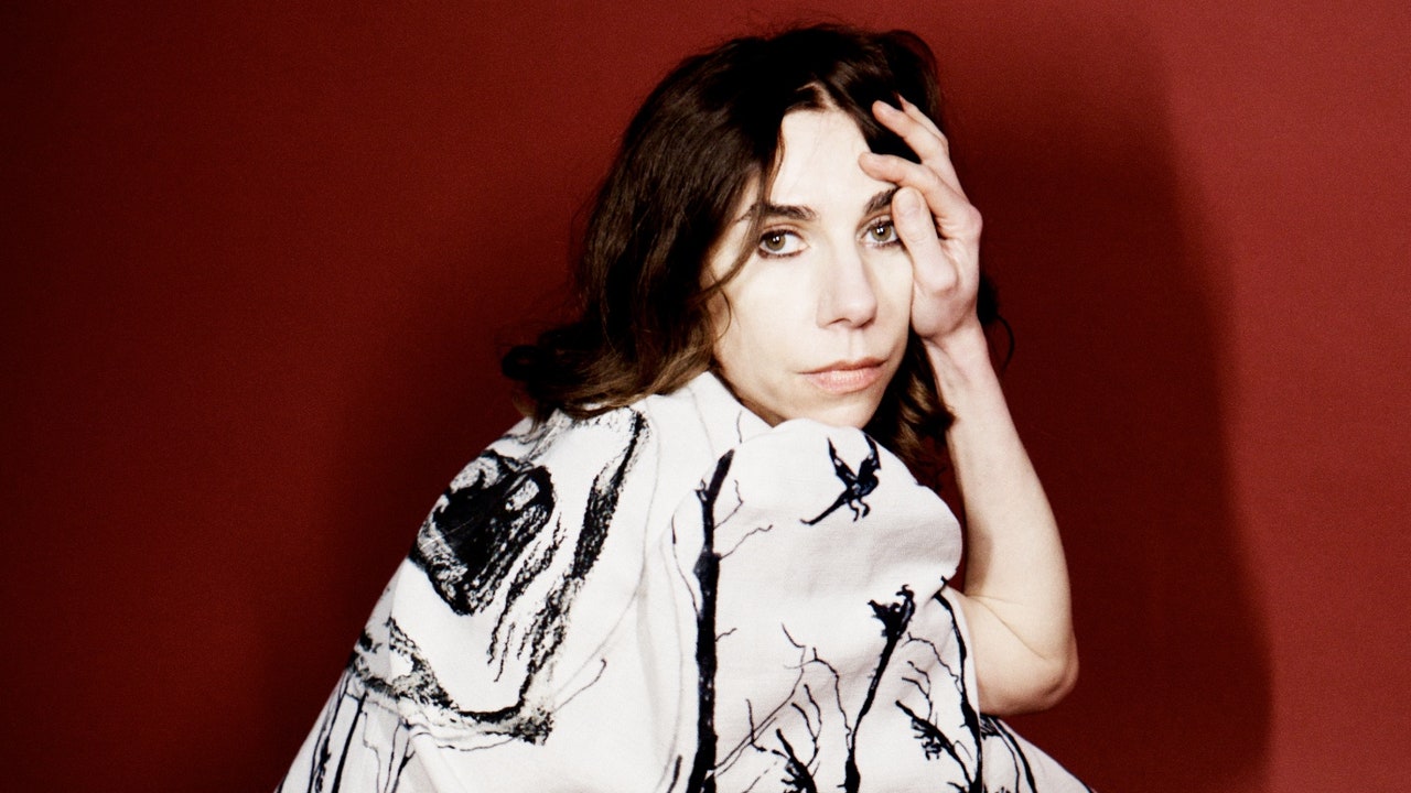 PJ Harvey Announces First North American Tour In 7 Years, Shares New 'Seem an I' Video: Watch