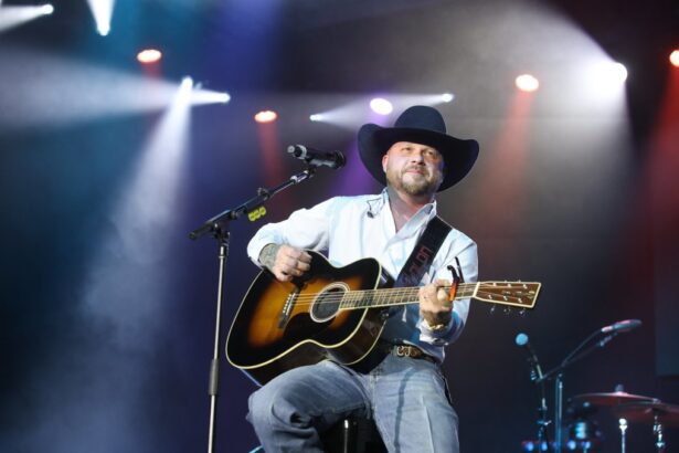 Cody Johnson Hits Radio With 'The Painter', His Second Country Airplay No. 1