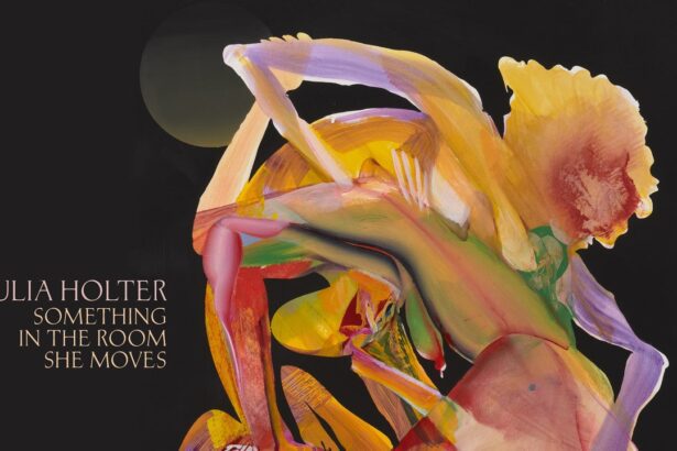 Julia Holter: Something in the room that moves