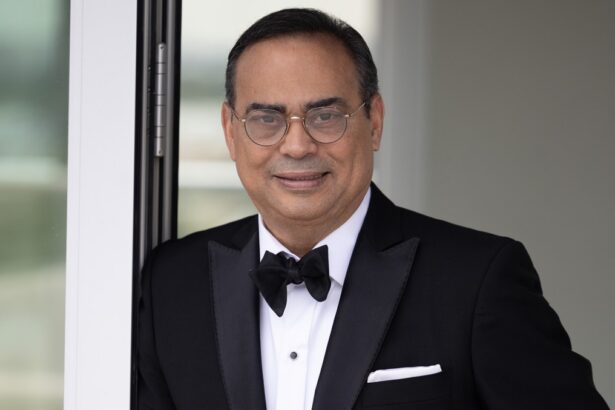 Gilberto Santa Rosa exudes class and elegance at Radio City Music Hall