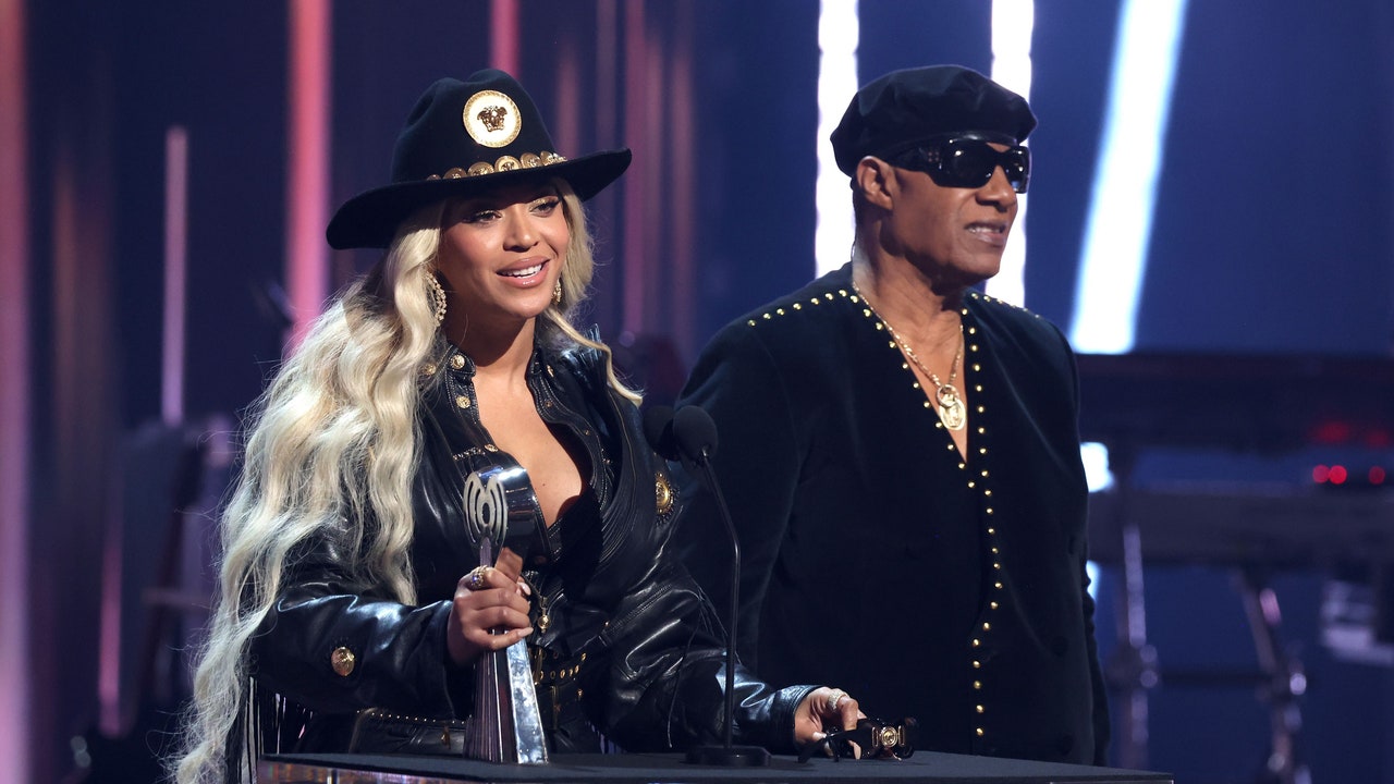 Watch Beyoncé Accept the Innovator Award at the 2024 iHeartRadio Music Awards