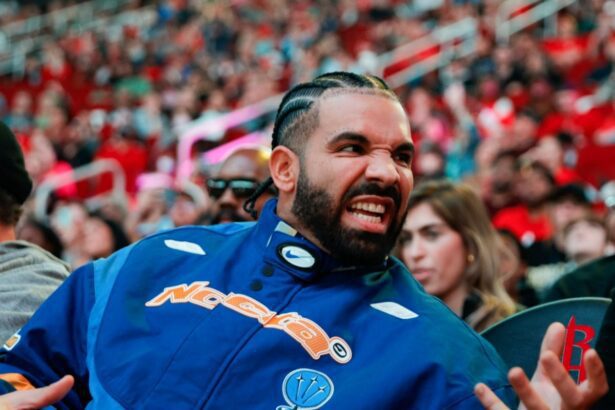 Drake seems to have a message for all the rappers going against him