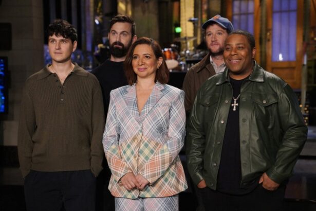 Ever wonder how Vampire Weekend got their name?  These Maya Rudolph 'SNL' promotions certainly won't help