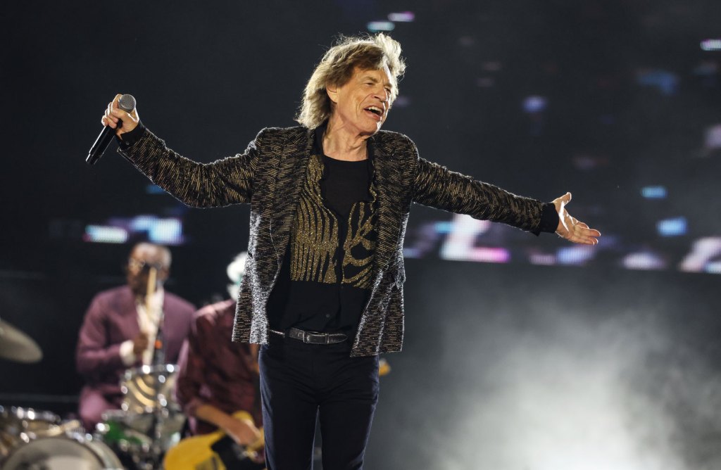 Mick Jagger jokes about Stormy Daniels, celebrates his own 'F–king Sandwich' at Rolling Stones concert in New Jersey