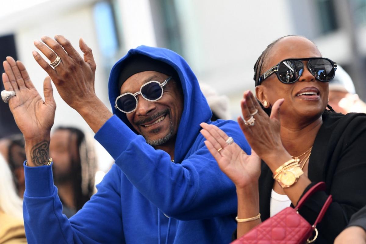 Snoop Dogg's Wife Opens Los Angeles Strip Club