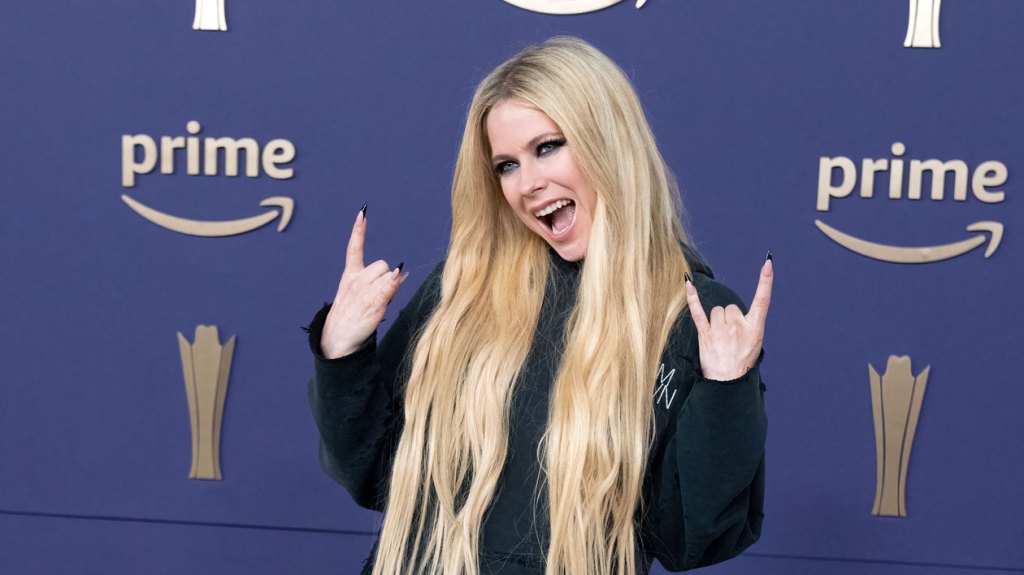 In Canada: Avril Lavigne appointed to the Order of Canada