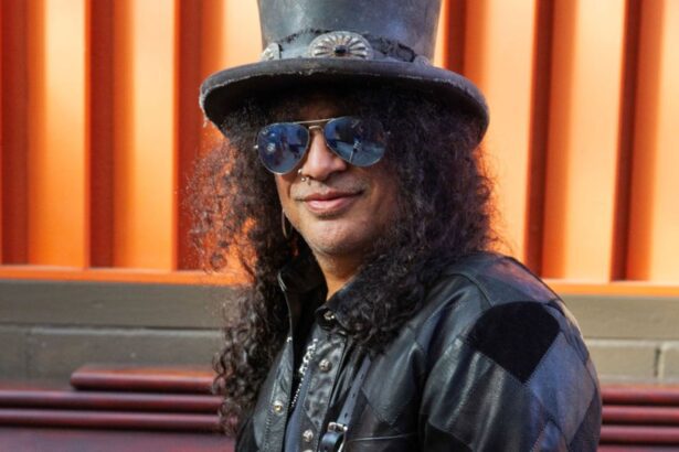 Slash Debuts No. 1 on Blues Albums Chart with All-Star Collabs Set 'Orgy of the Damned'