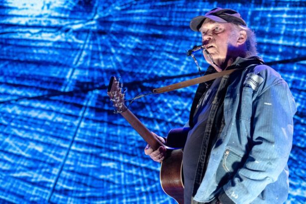 Neil Young, after canceling Crazy Horse tour dates, to perform at Farm Aid 2024