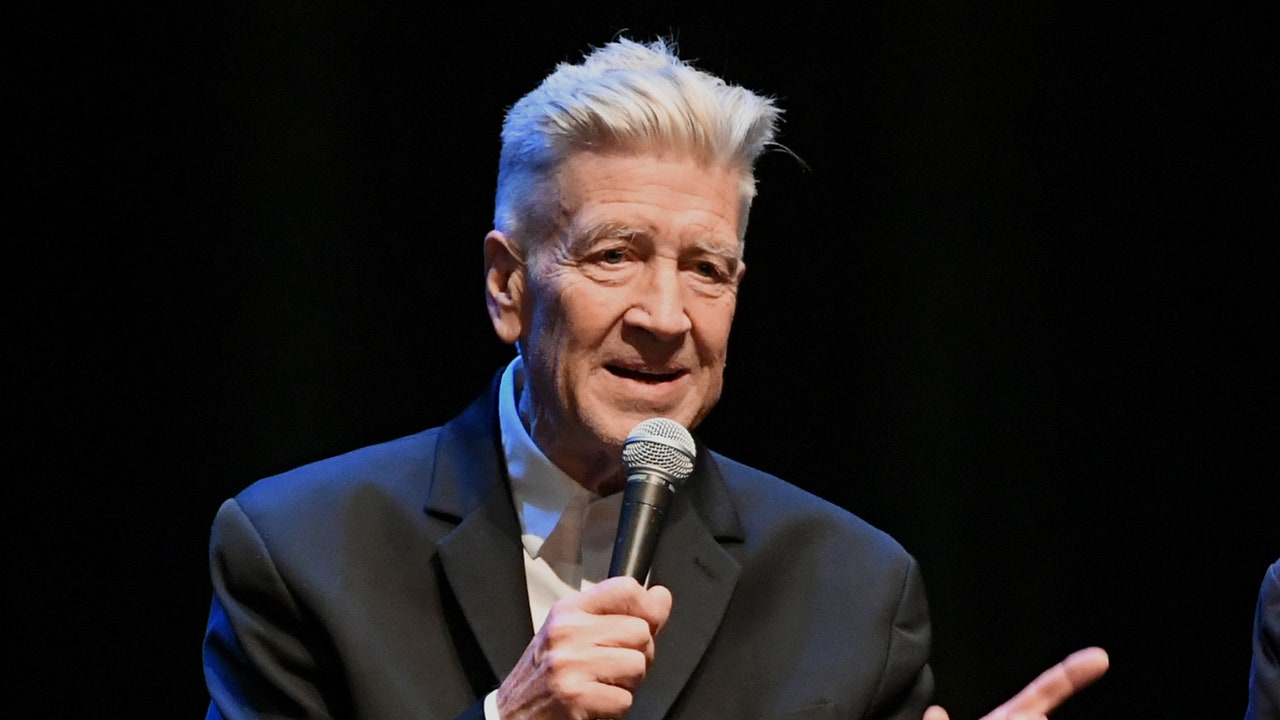 David Lynch clarifies he is not retiring despite emphysema diagnosis