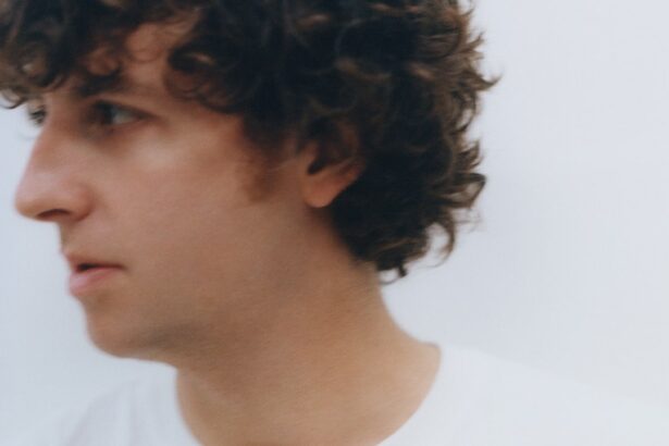 Jamie xx Enlists Panda Bear, Kelsey Lu & John Glacier For New Song 'Daffodil': Listen