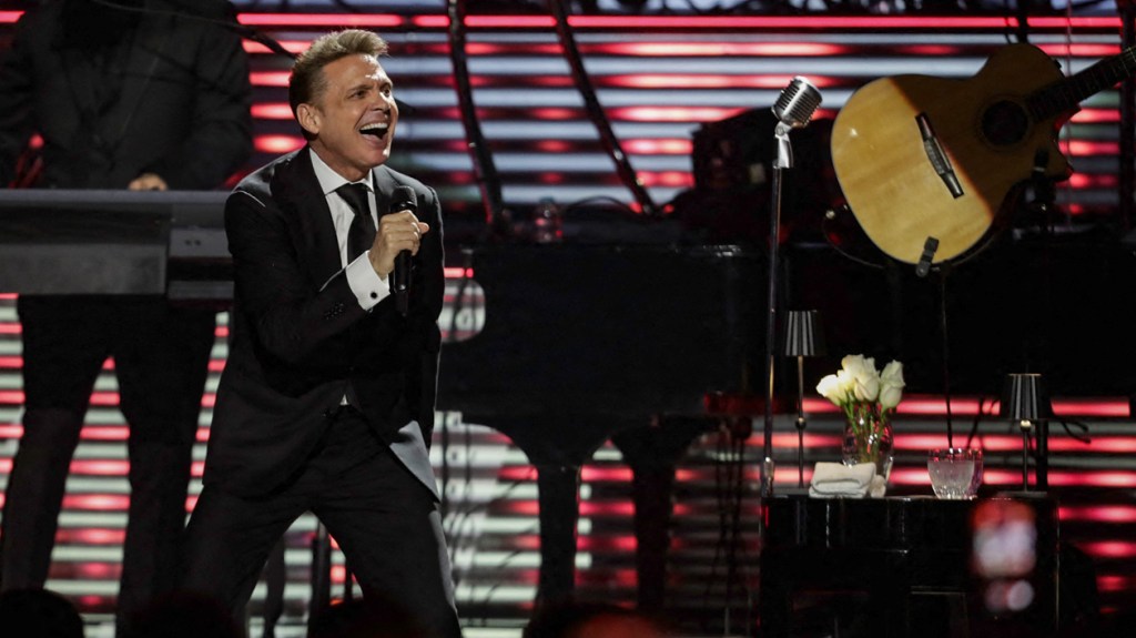 Luis Miguel now has the highest-grossing Latin tour of all time