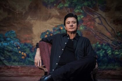 Signed: Steve Perry Rides With George Harrison's Dark Horse Records, Nicole Scherzinger Inks With CAA