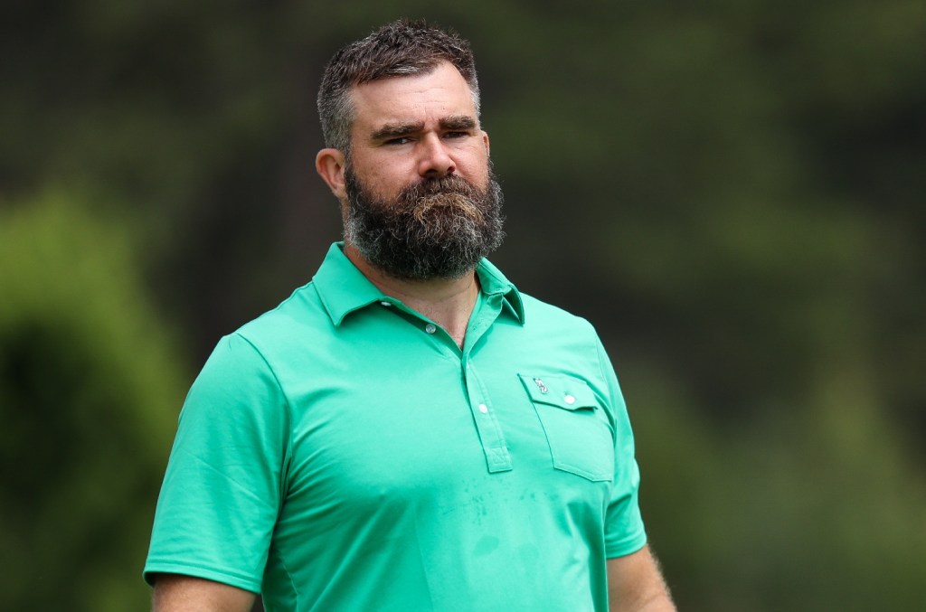 Jason Kelce Hacks Heckler's Phone With Captive Target Travis Dating Taylor Swift