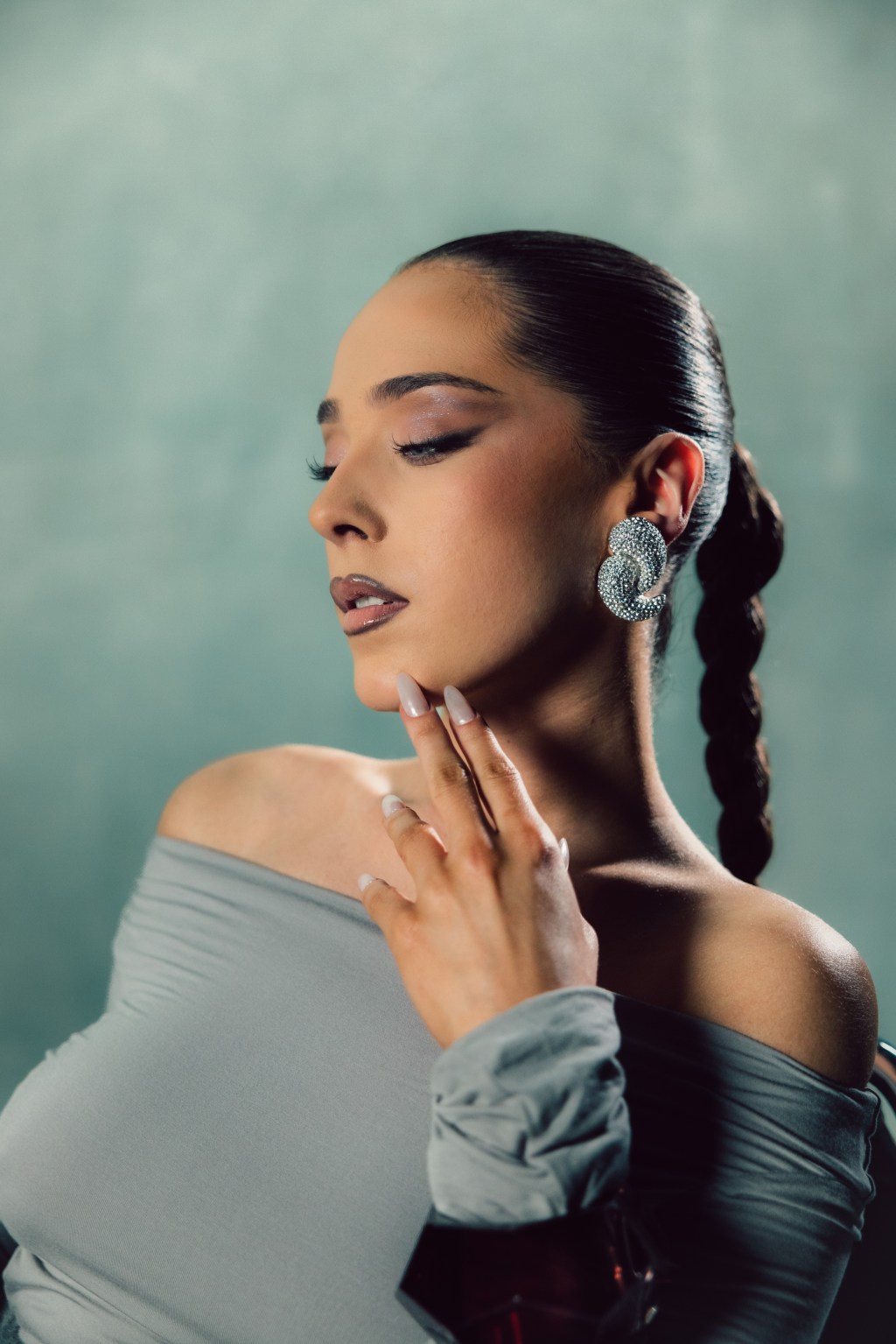 Maeta transforms her small town roots into a bold new R&B voice