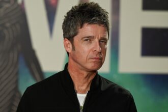 Noel Gallagher Creates Six-Hour Version of 'Champagne Supernova'