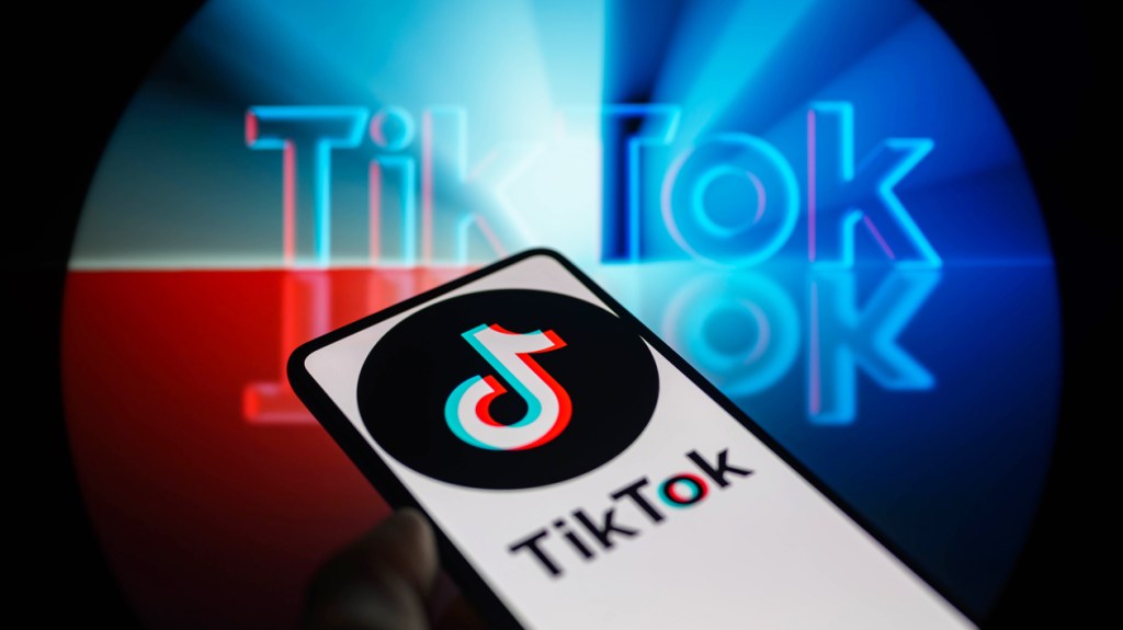 In Canada: TikTok fights to shut down business in Canada, plus L'histoire s'écrit sur Spotify