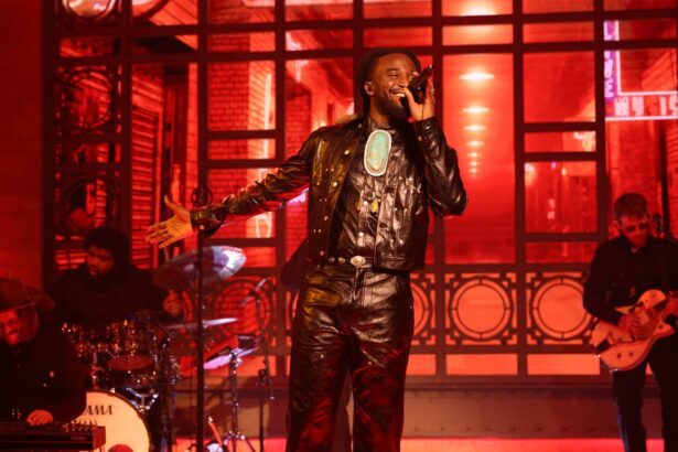 Watch Shaboozey Perform "A Bar Song (Tipsy)" and "Good News" on Saturday Night Live